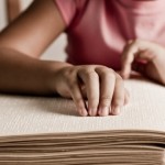 Biblioteca Pública de La Florida estrena nuevo servicio de libros en Braille y audiolibros
