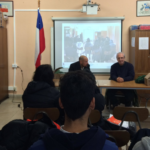 Escritor uruguayo dialogó con estudiantes secundarios de San Pedro de la Paz
