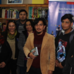 Jóvenes del Liceo Japón de Huasco dialogan con escritor Vicente Rivera