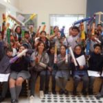 Con marionetas, payasos y susurradores de cuentos en edificios públicos celebran Día del Libro en Valparaíso