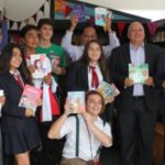 Inauguran punto de lectura en Registro Civil de Arica para celebrar Día del Libro